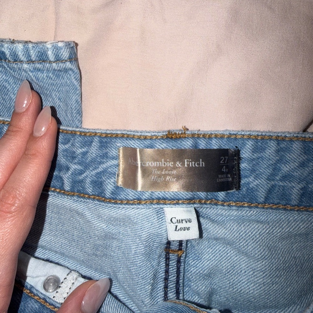 Abercrombie & Fitch The Loose High-Rise Curve Love Jeans